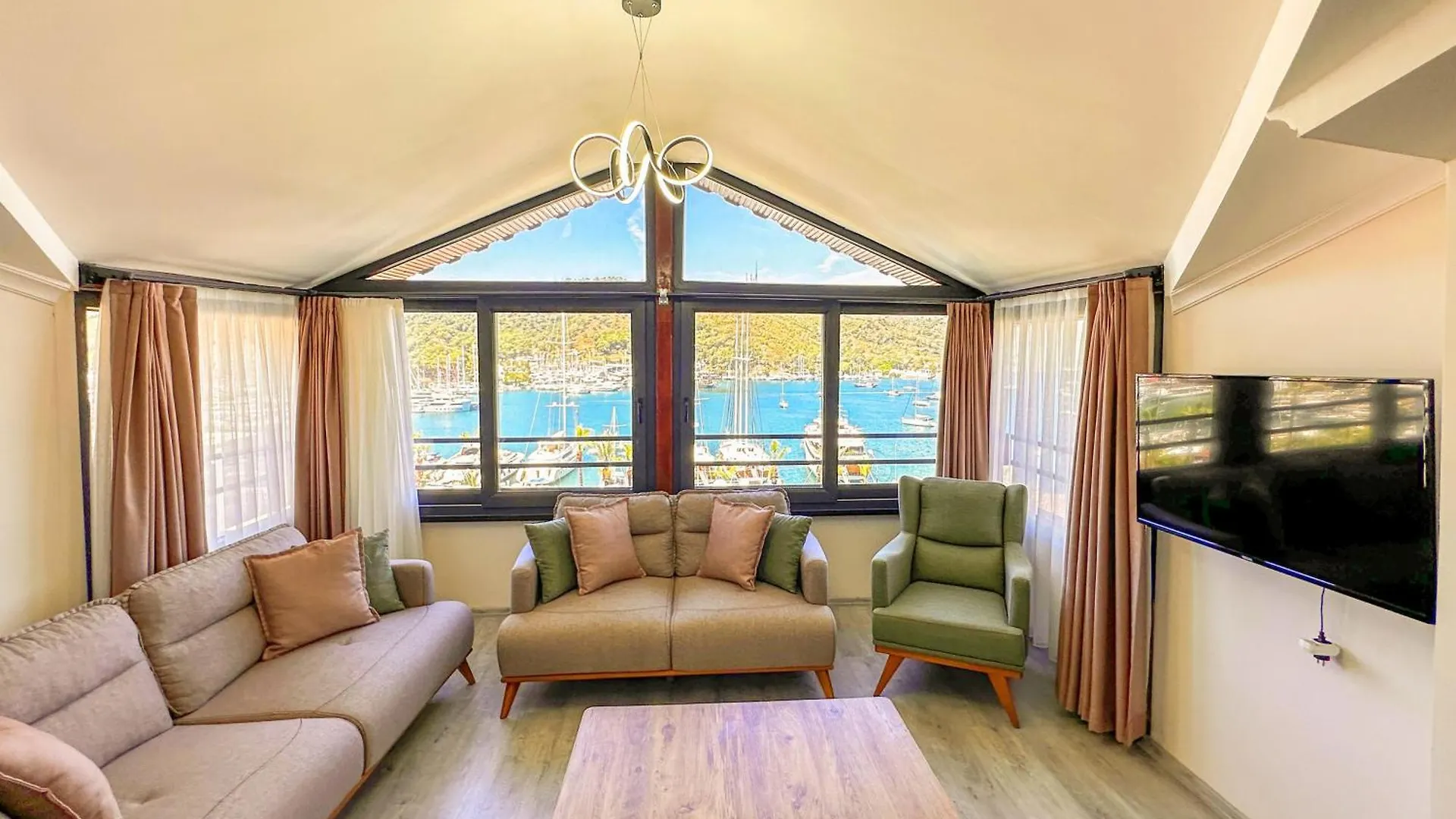 Royalis Boutique Suites 费特希耶 酒店