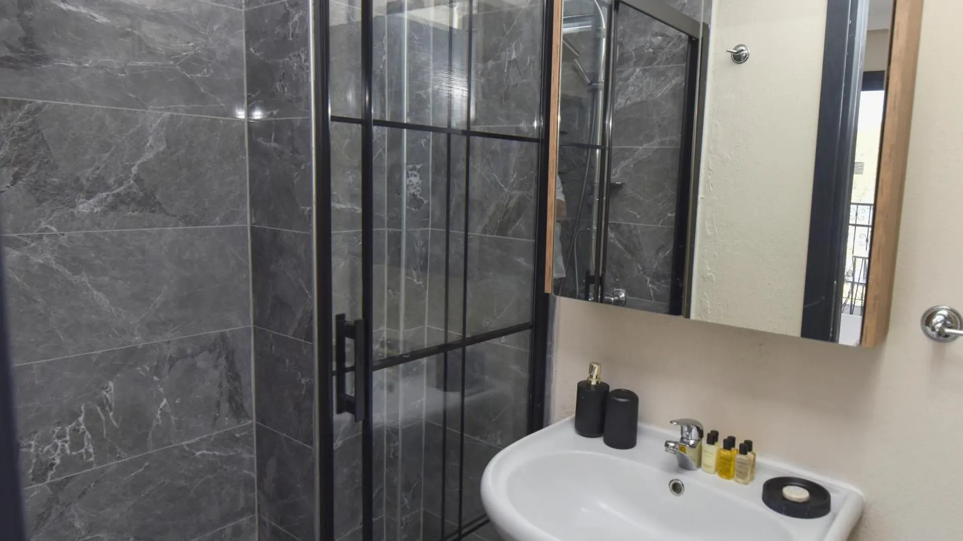 Royalis Boutique Suites 费特希耶